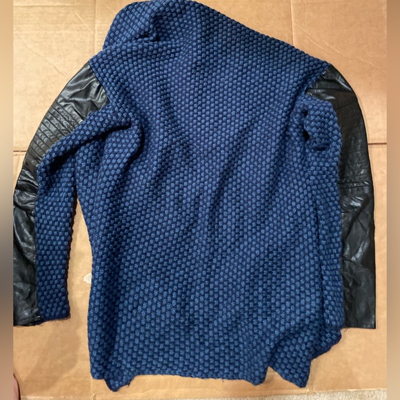 Devoted Blue & Black Women’s Knit Sweater Size Medium - Picture 6 of 7